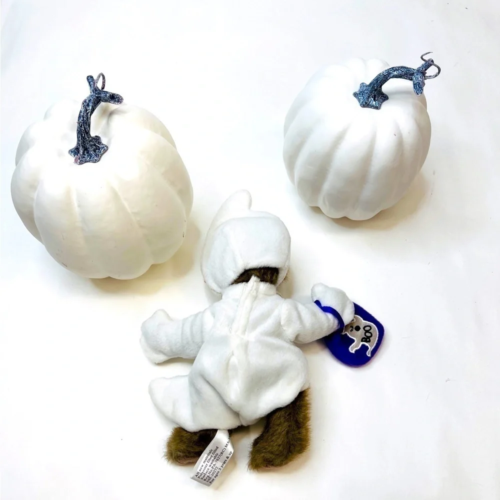 TABLEAU Halloween Ghost  Bear & 2 White Pumpkins
